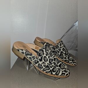 Free People Womens Black and White Bold Leopard Print Mules Size 9